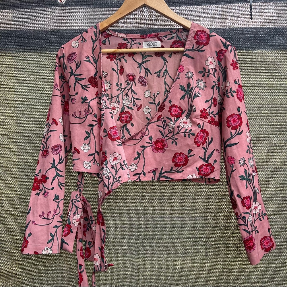 Romantic Flowers Tie-Front Wrap Crop Top - Pink
